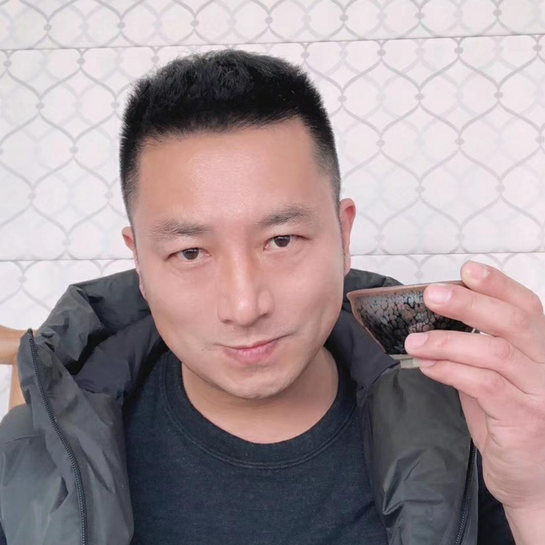 风雨中的等候的照片