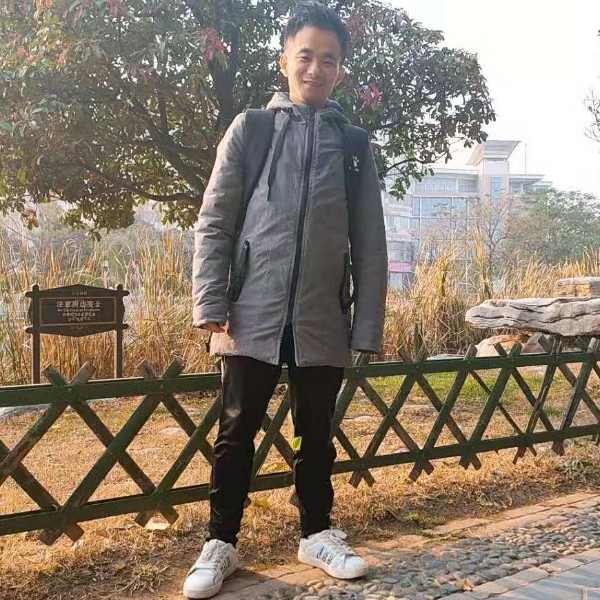 被伤过的仁的照片