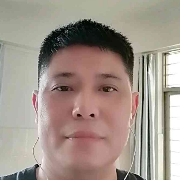 清秀那野狼的照片