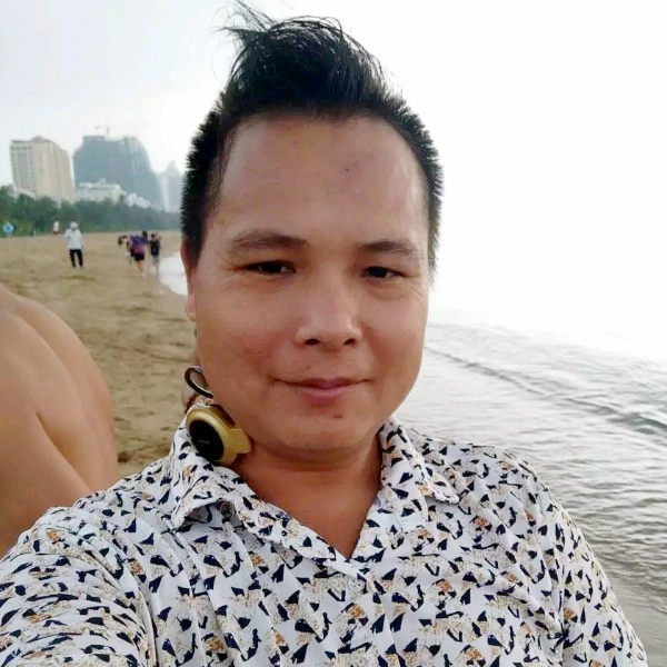 店员闻仁爱的照片
