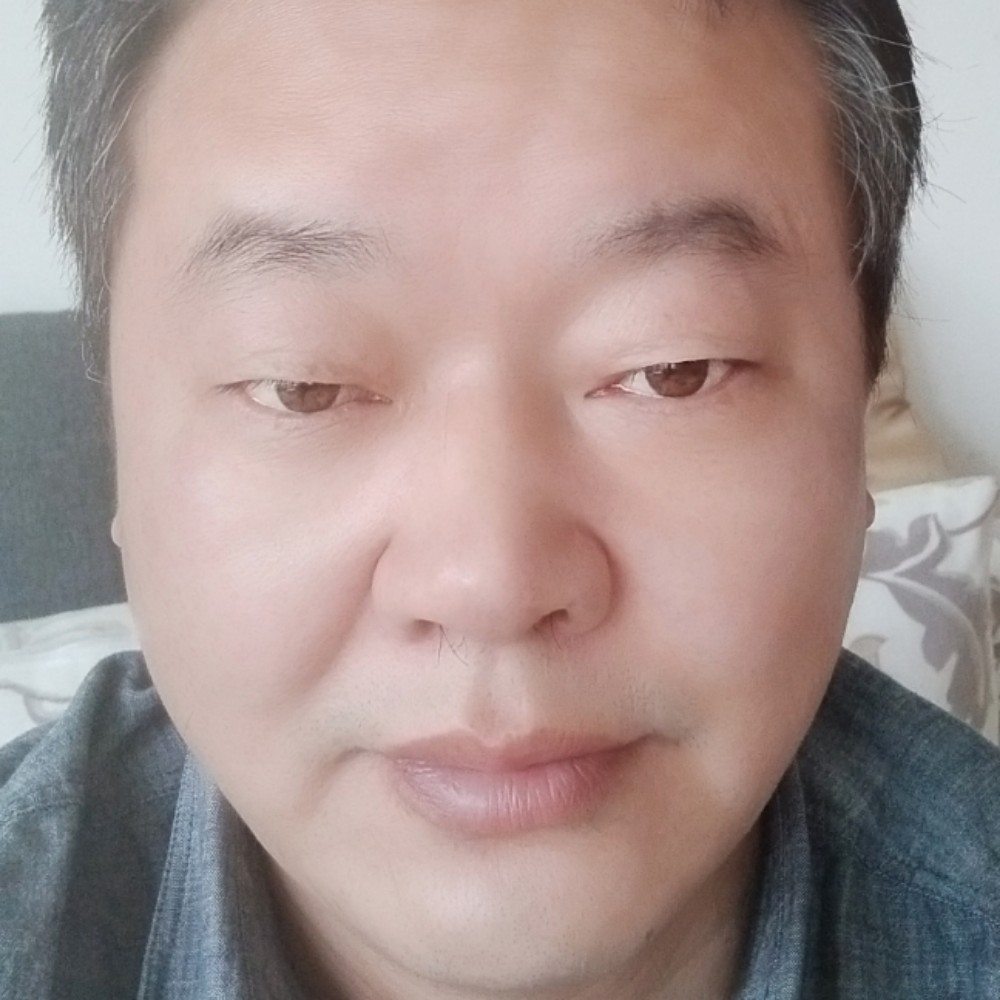 美好改变草丛的照片