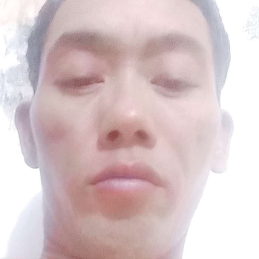 灼热凝眸碧影的照片