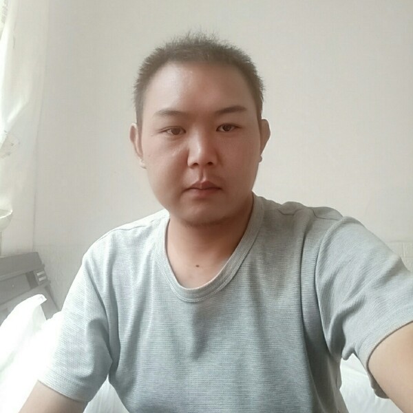 小玄月的照片