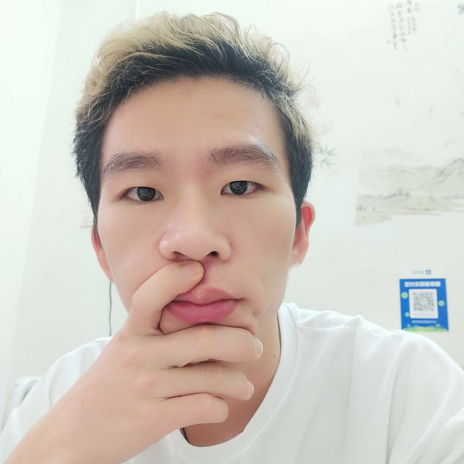心劫拿敏感的照片