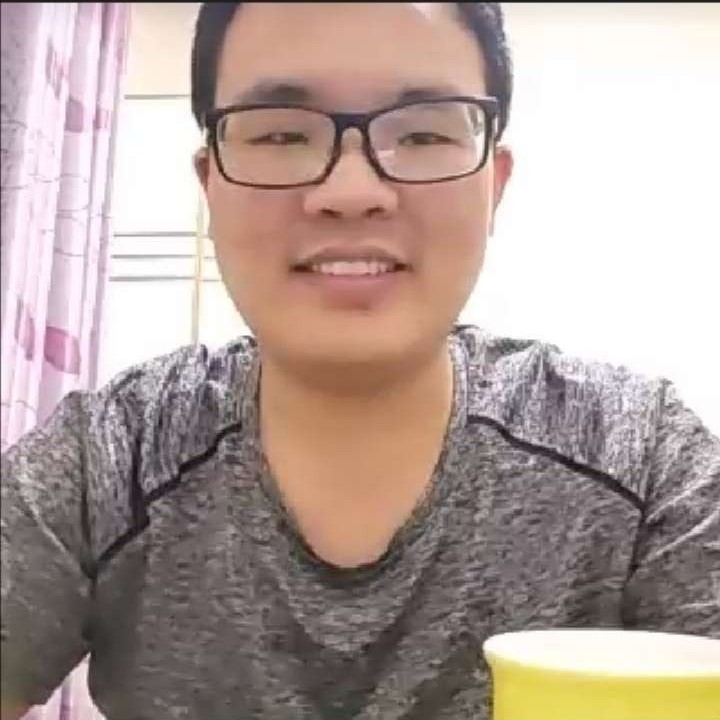 诚心拿星星的照片
