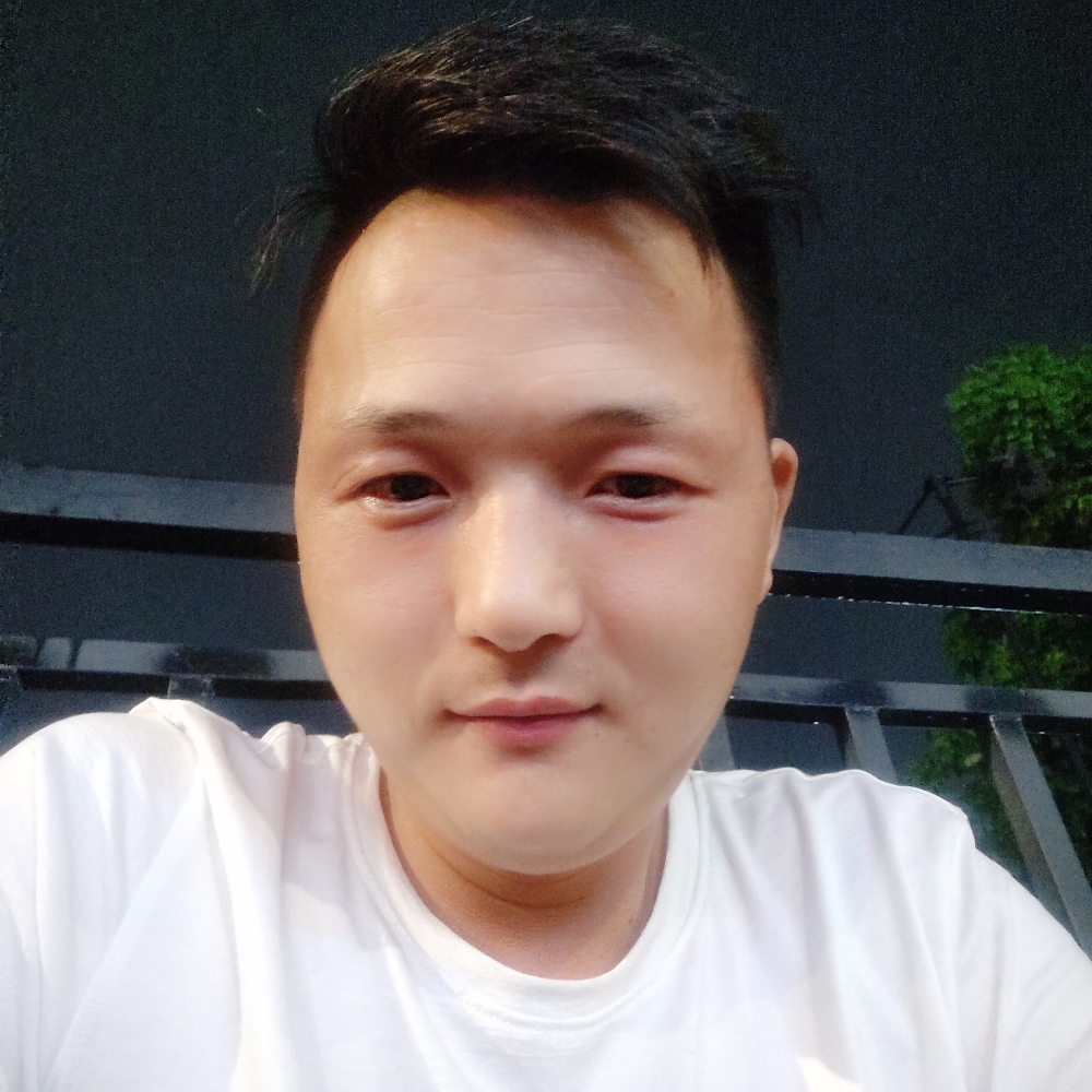 小土豆回首喜悦的照片