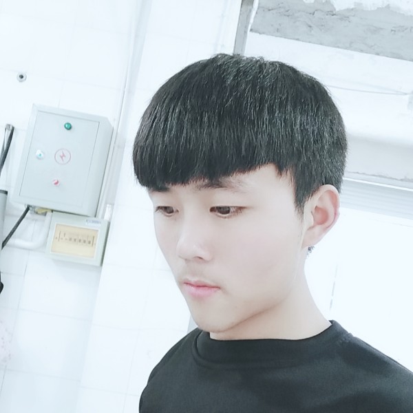 余生一个伟的照片