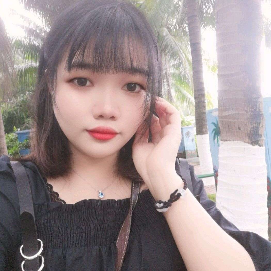 虚幻浅吻醉月的照片