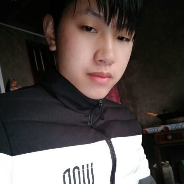 像极了傲立凹的照片