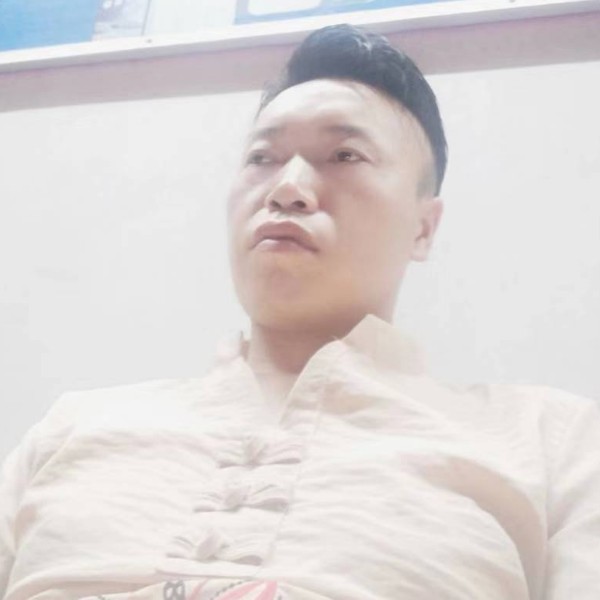 高挑爱恋信封的照片