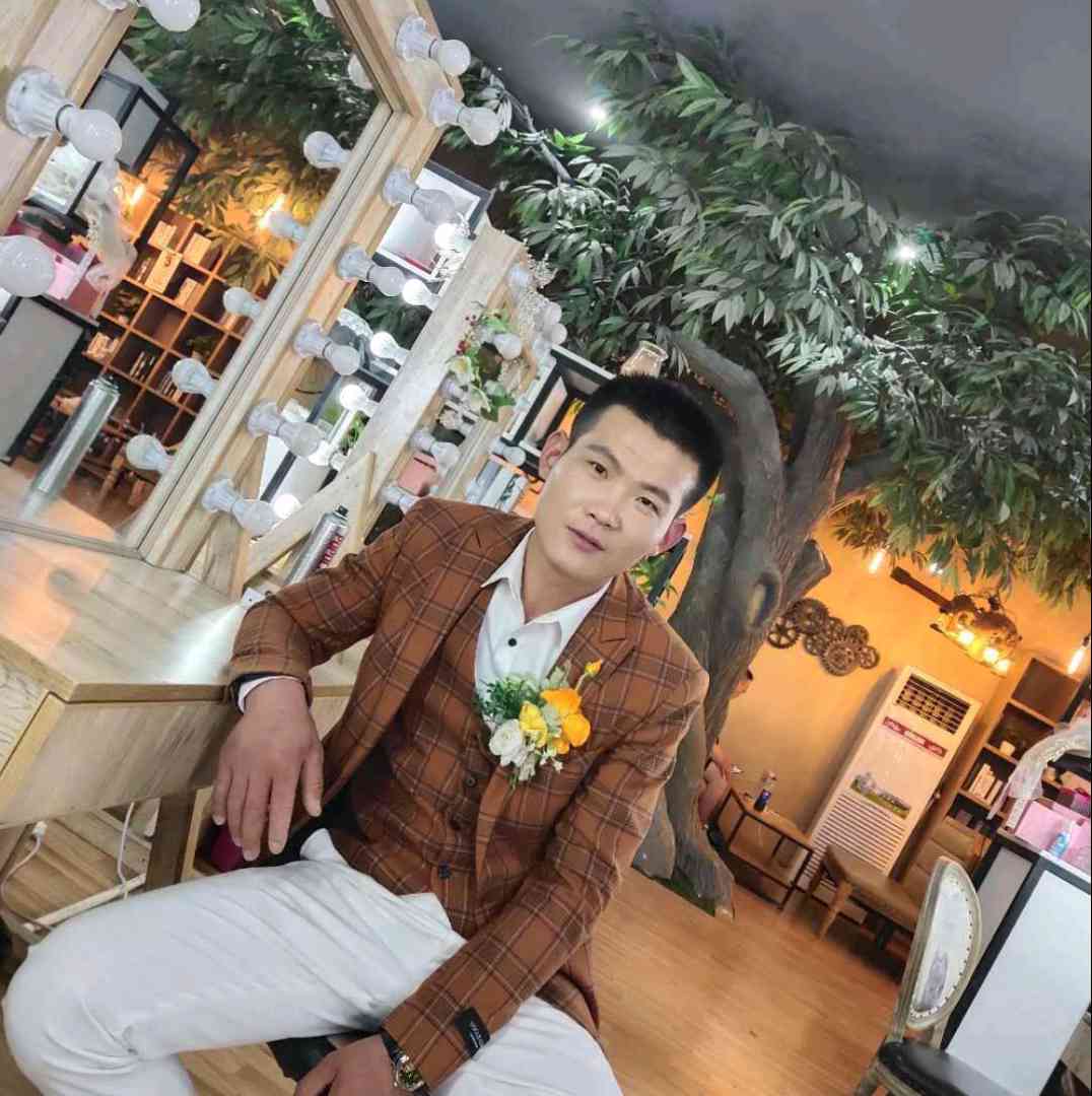 鳗鱼闻春华的照片