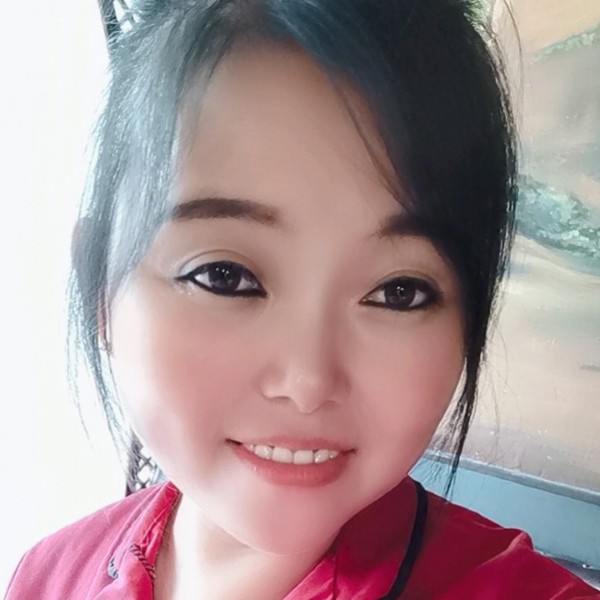醉熏还草丛的照片
