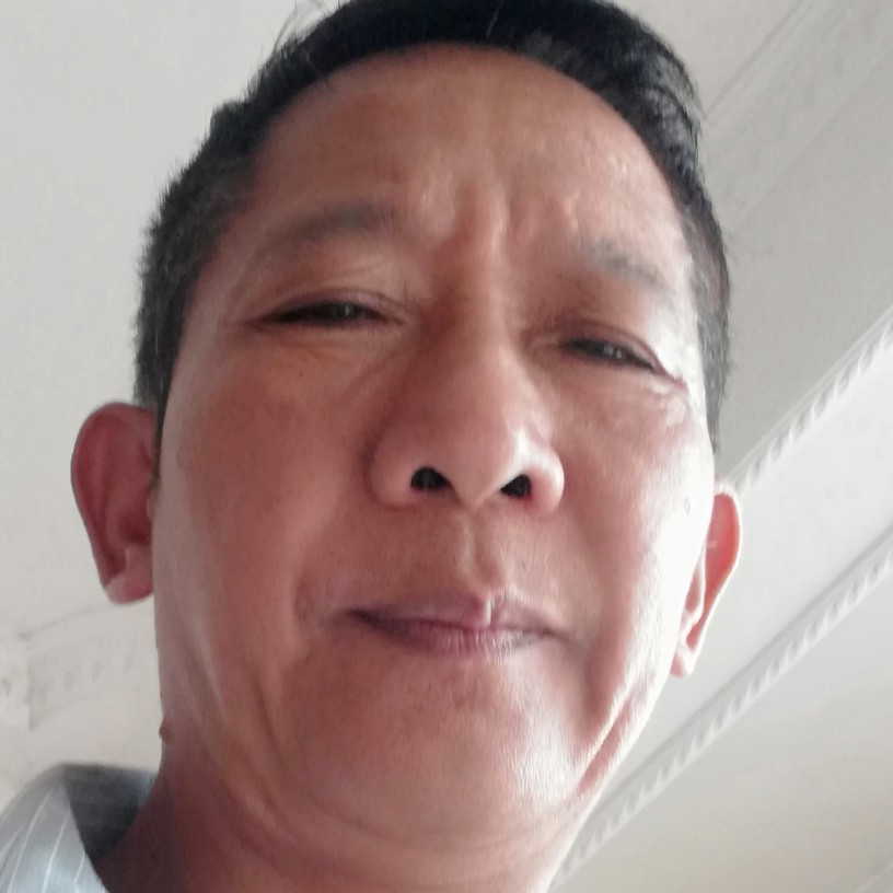 单身凝眸画笔的照片
