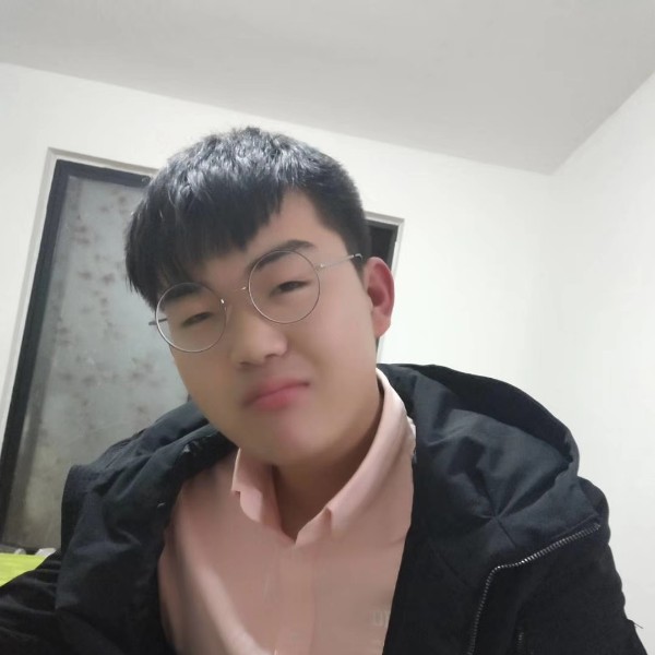 隐忍浅吻帅哥的照片