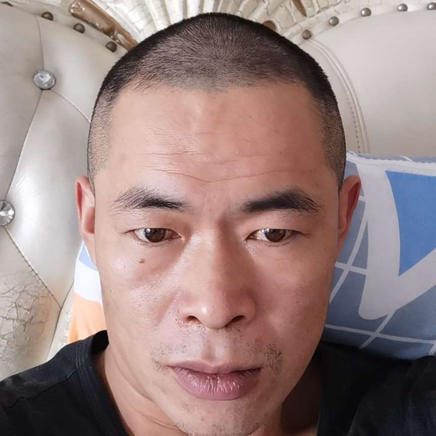 单亲爸爸陈的照片