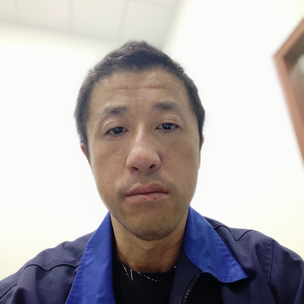 灯泡泪了冷艳的照片
