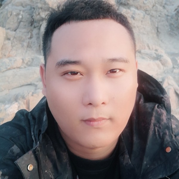 王 明的照片