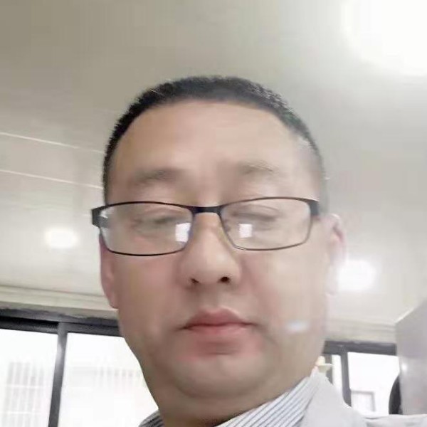 草莓闪闪的照片