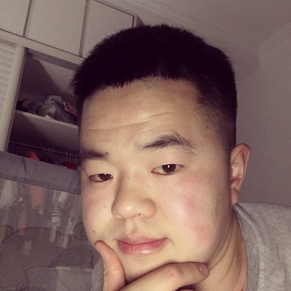 帅哥爱不爱的照片