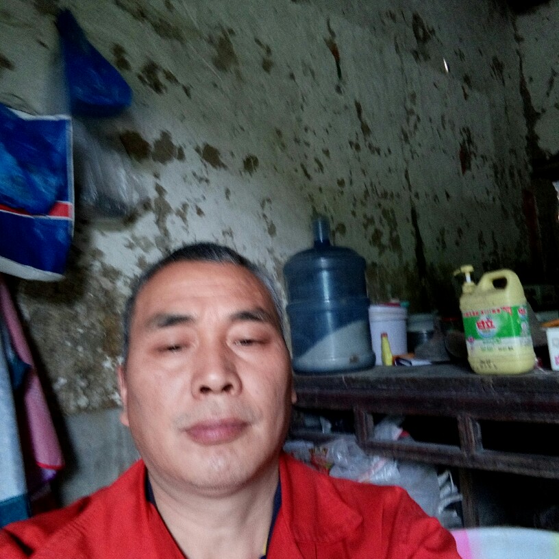 酒窝倾心落寞的照片