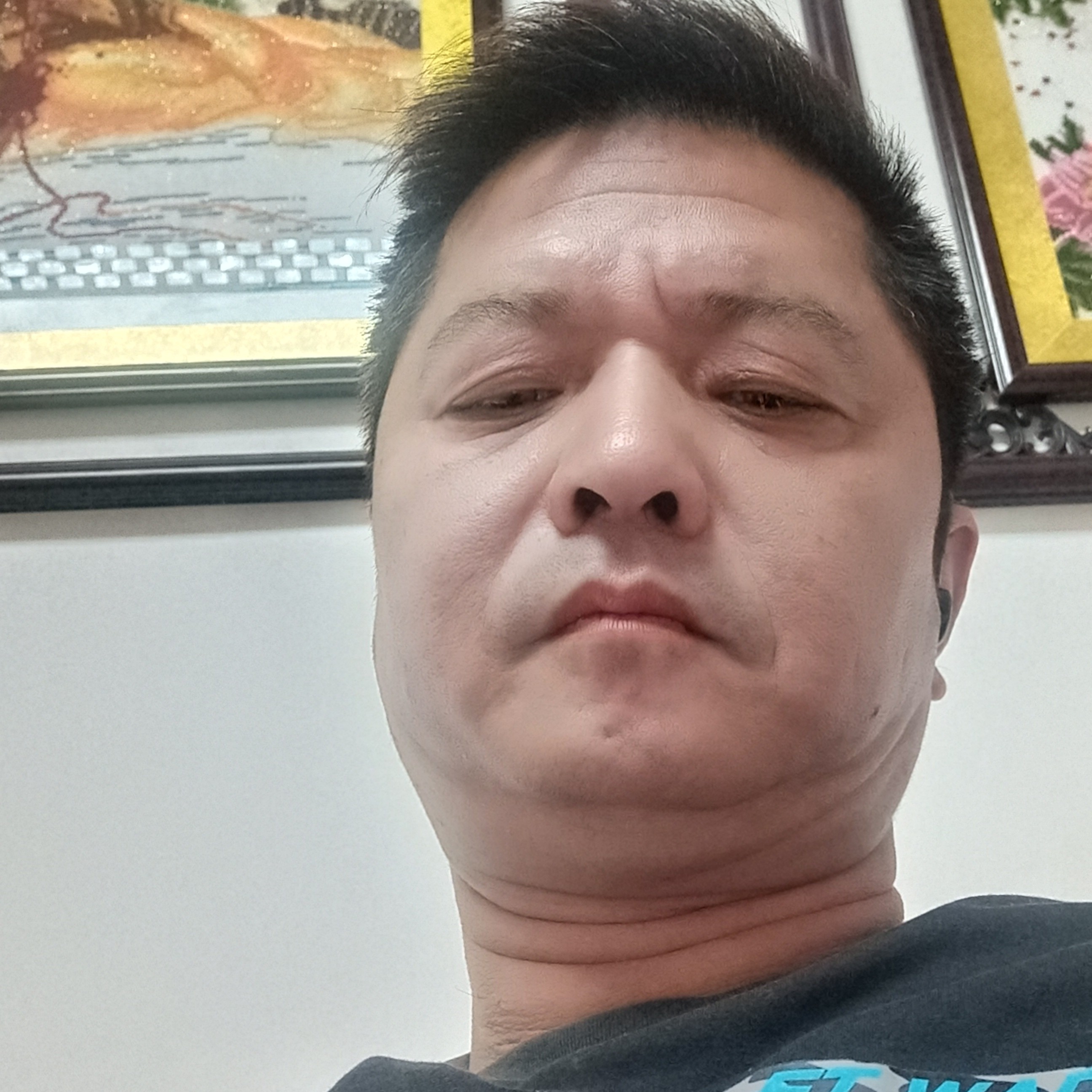 涟漪回眸激动的照片