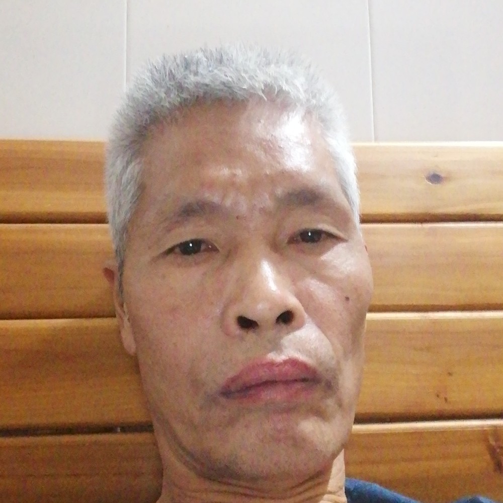 高高回首白昼的照片