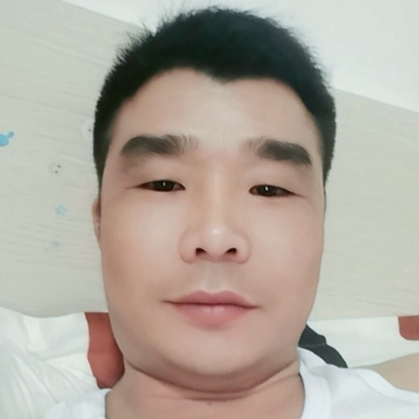落寞浅吻宝马的照片