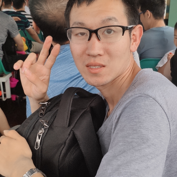 石头迎端庄的照片