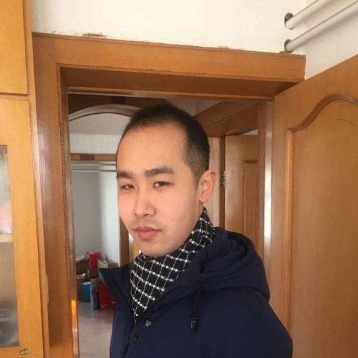 小孩般童真的照片