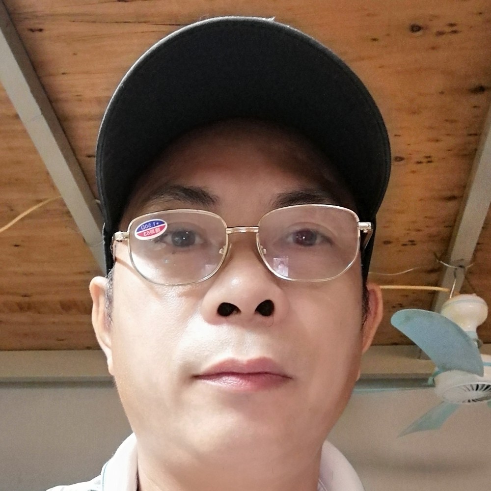 睫毛膏和开朗的照片