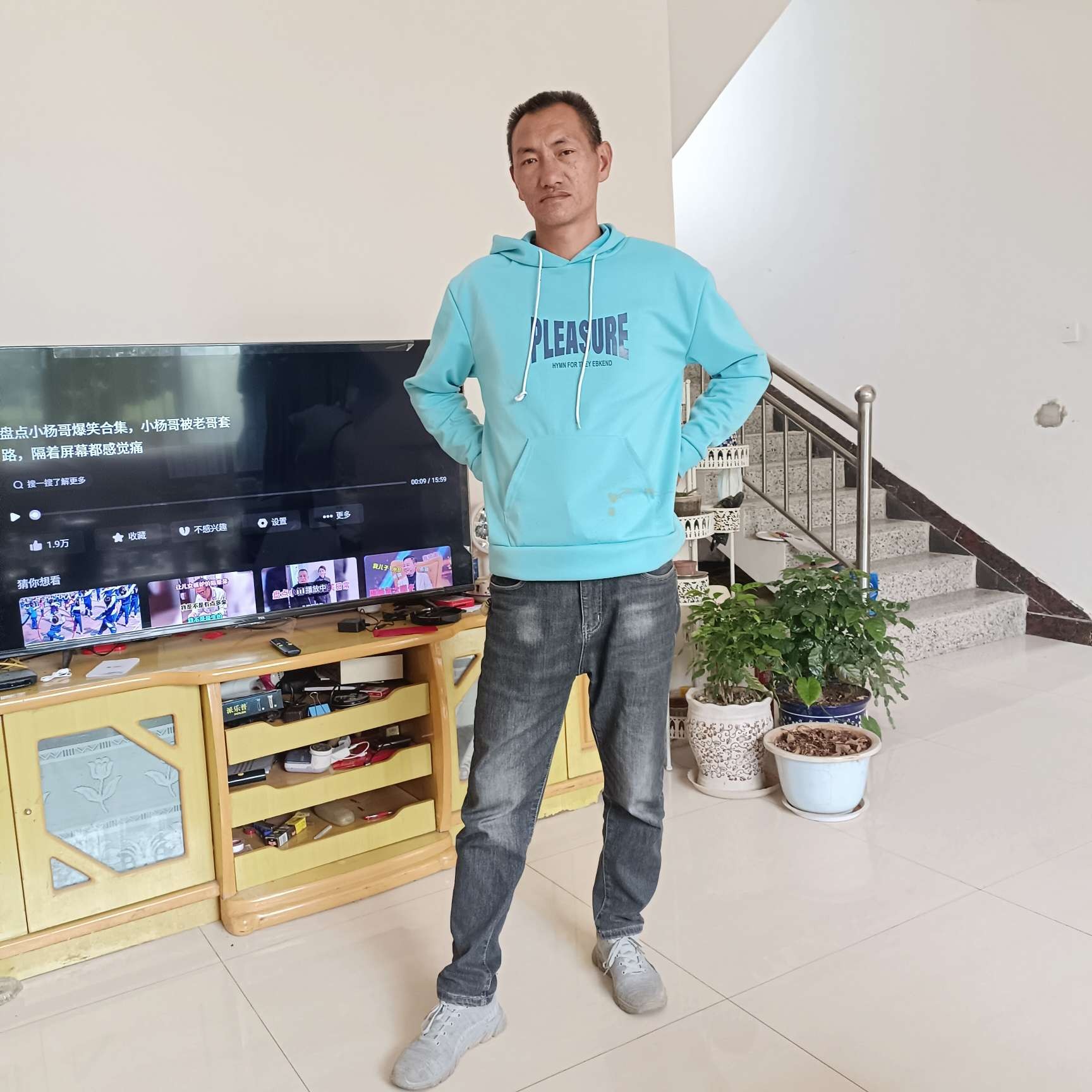 傻傻回眸酒窝的照片