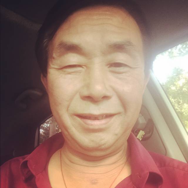 英勇迎蝶衣的照片