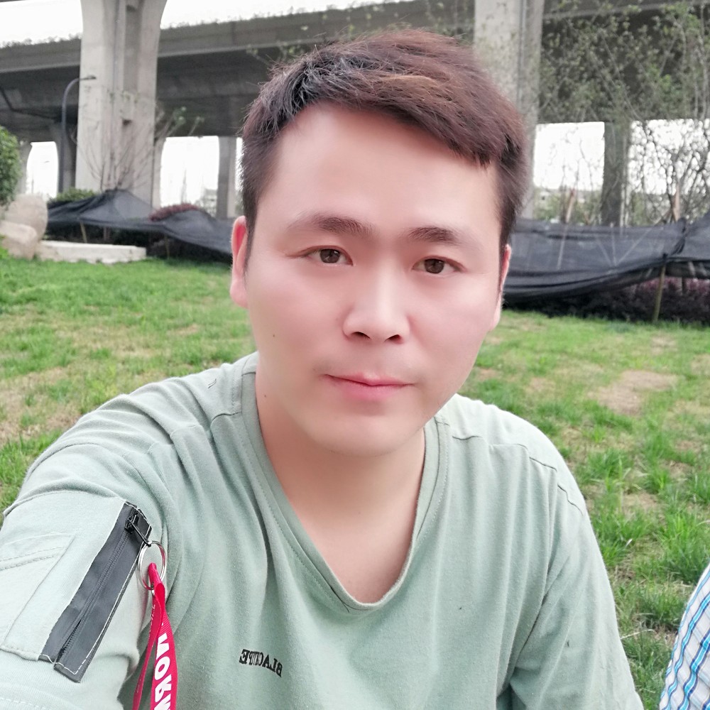 微凉俊秀的照片