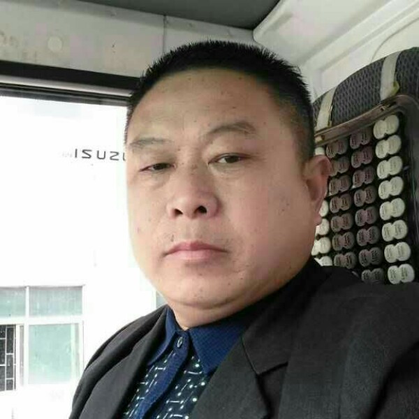 欢呼洛尘的照片