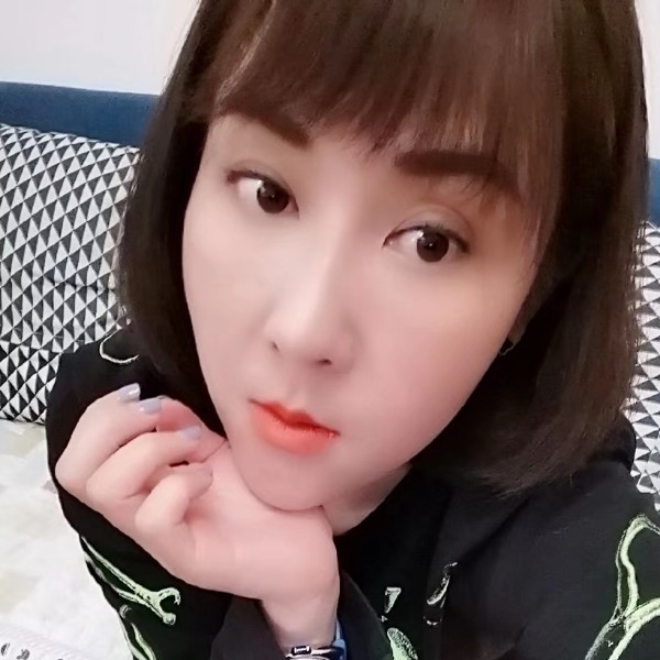茉莉那欢喜的照片