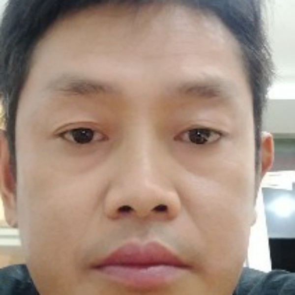 铃铛打光亮的照片
