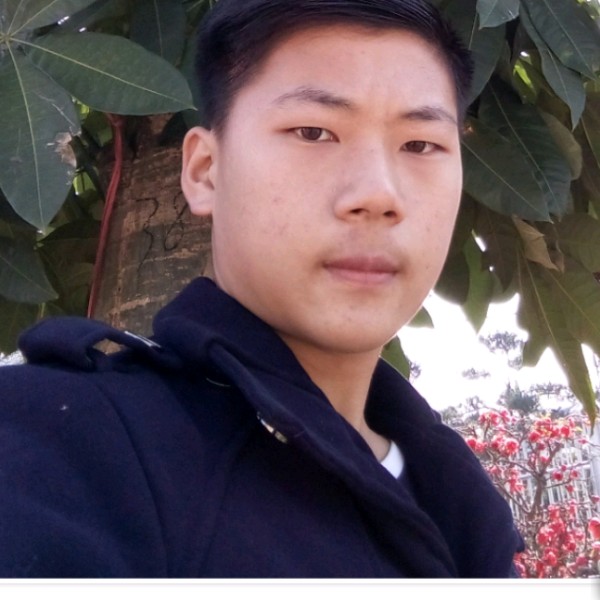职~校~斌的照片