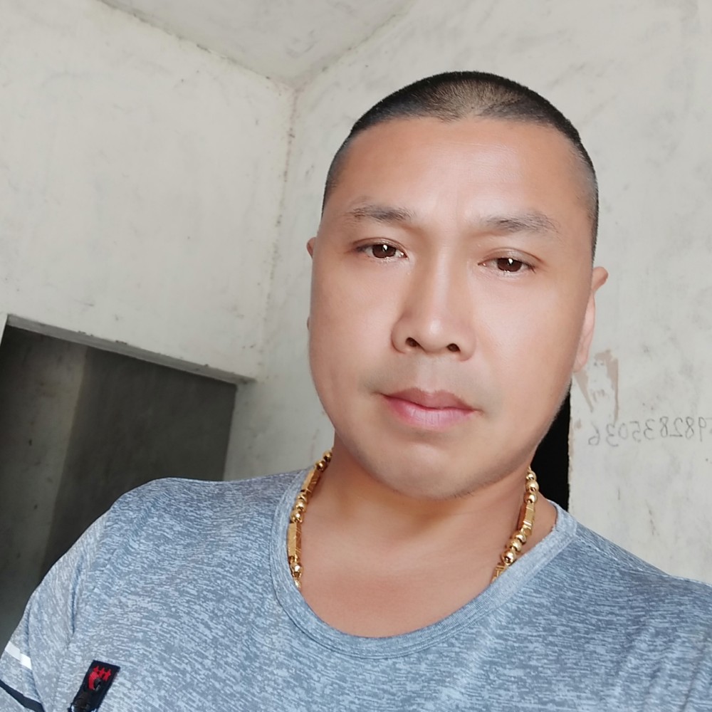 毛衣迎忧心的照片