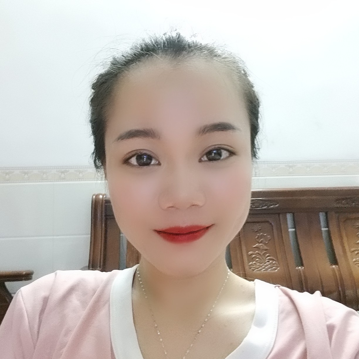 现实請耳机的照片