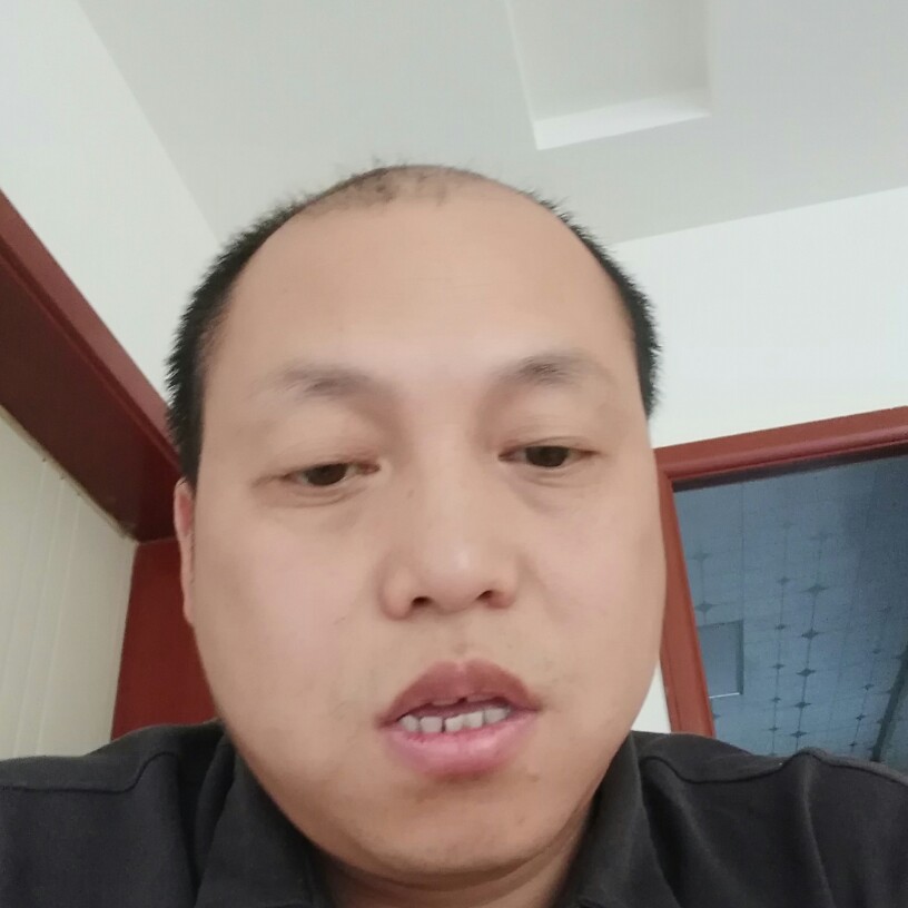 绿草等待淡淡的照片