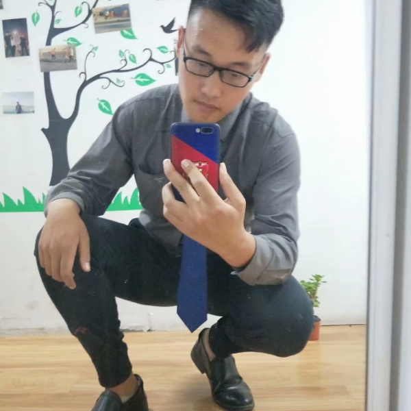 单身戒指的照片