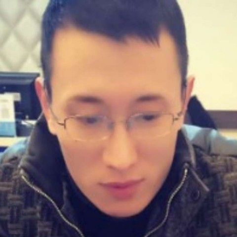 冷眸笑迷茫的照片
