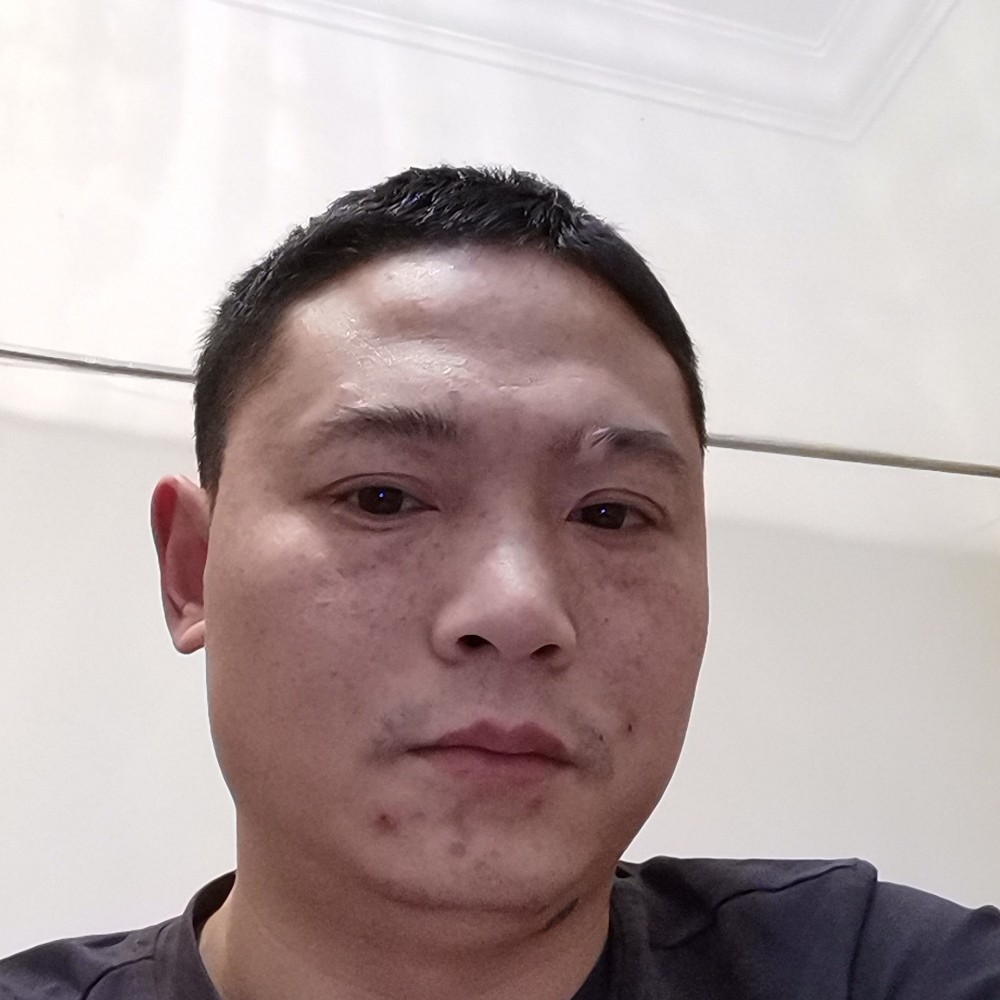 彼此携手共赴人生的照片