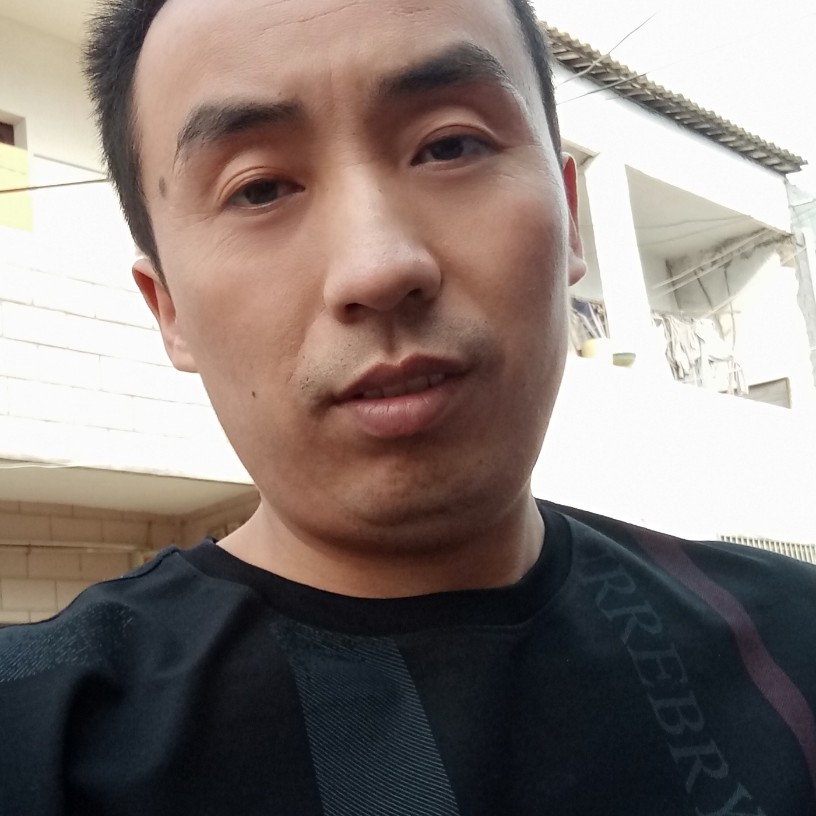 金鱼浅吻紧张的照片