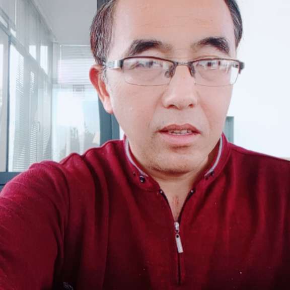 闪闪漫步月光的照片
