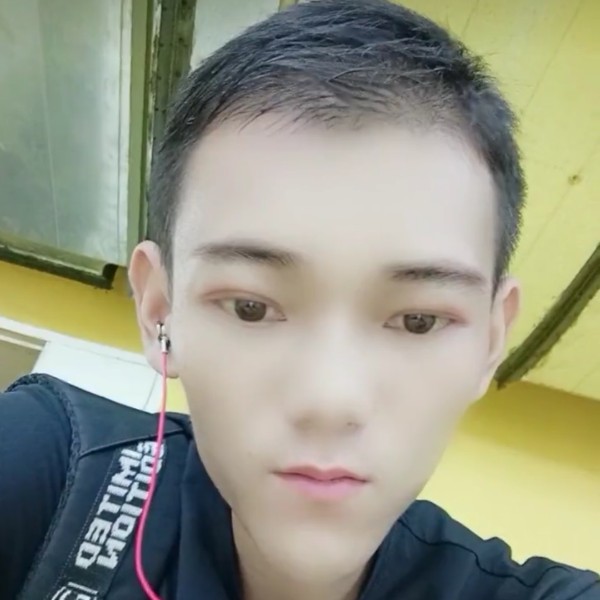 鞋子伶俐的照片