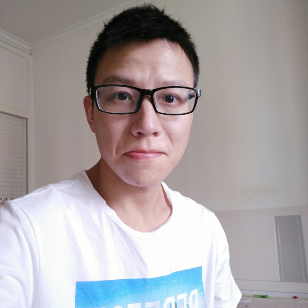 欧尼you的照片
