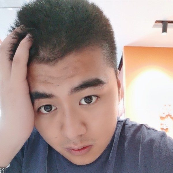 杨小损的照片