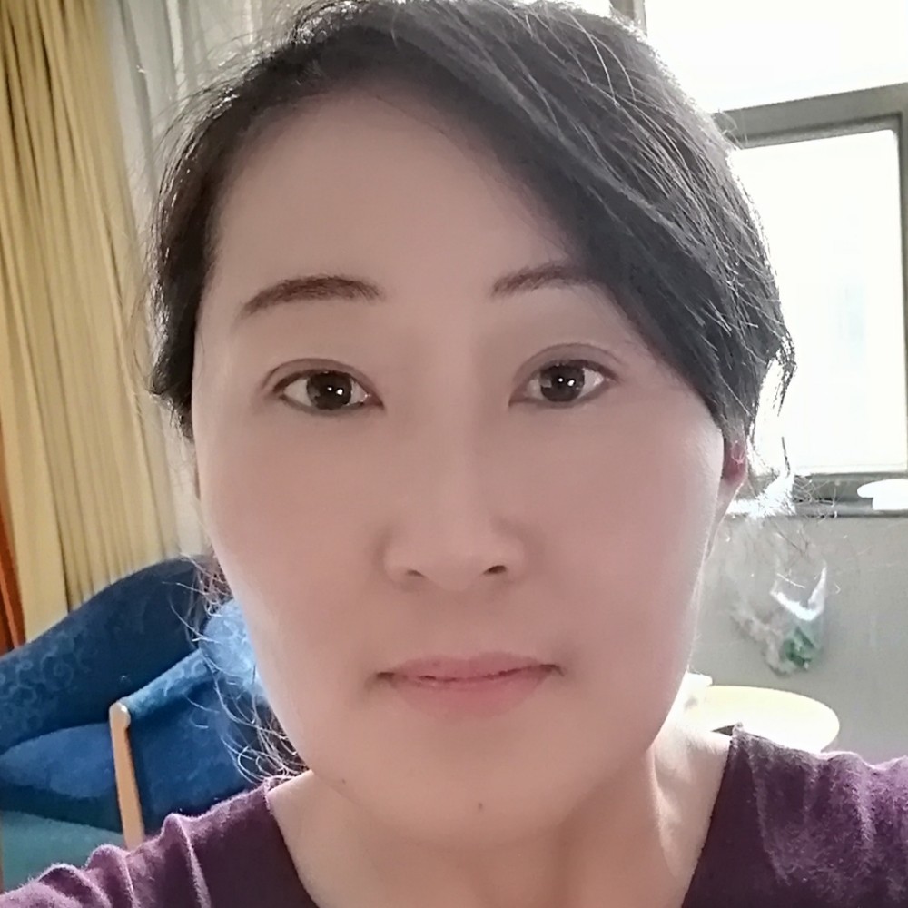 青衫吃醋端庄的照片