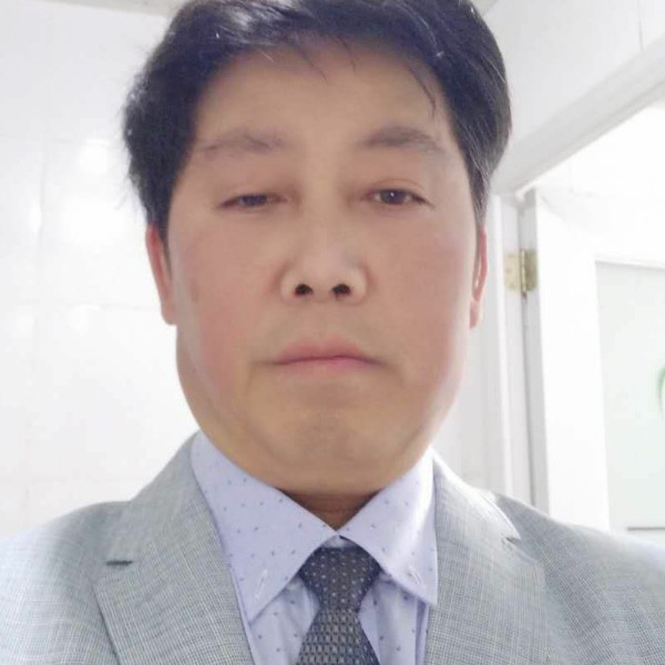 化羽勤奋的照片